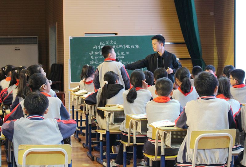 “国培计划”湘阴小学数学名校示范跟岗研修活动在我校举行