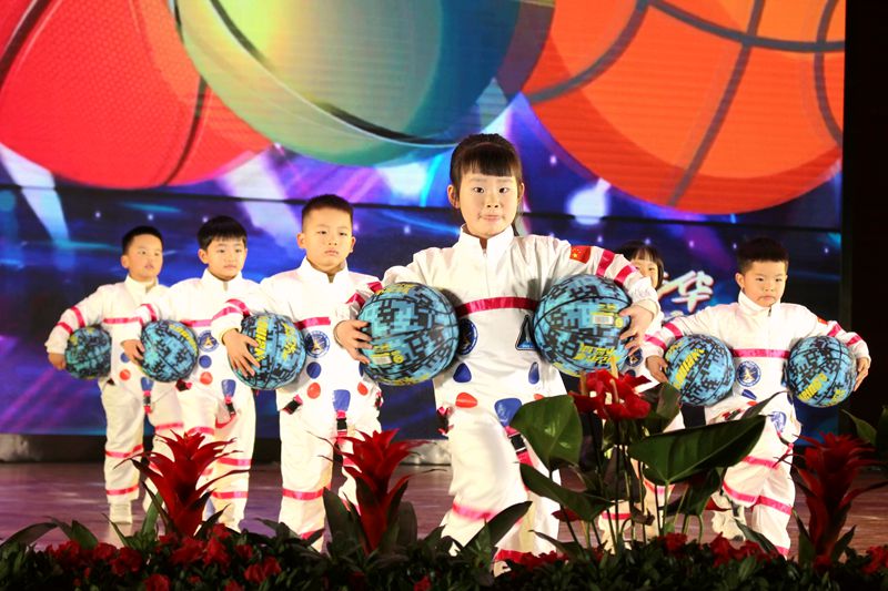 廿载芳华, 蛇耀新程——知源学校2025年元旦文艺汇演圆满落幕