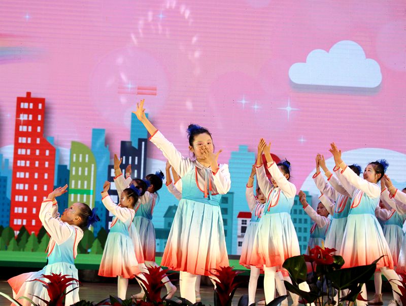 廿载芳华, 蛇耀新程——知源学校2025年元旦文艺汇演圆满落幕