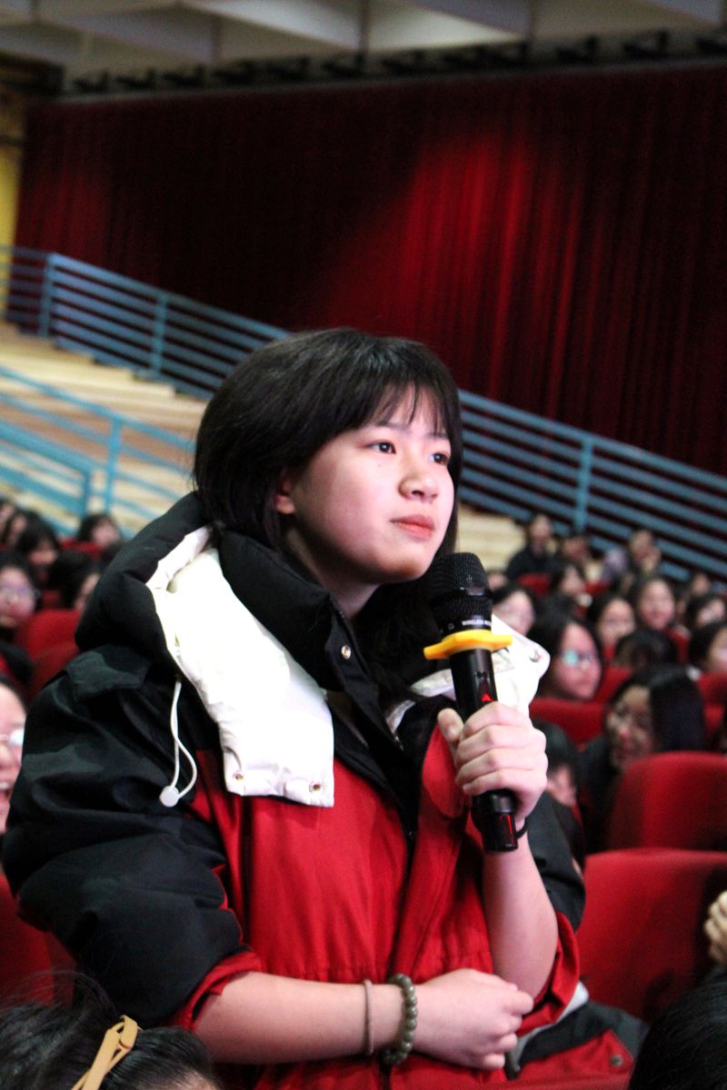 呵护女生成长 绽放花样青春——知源学校小初部开展女生心理健康教育专题讲座